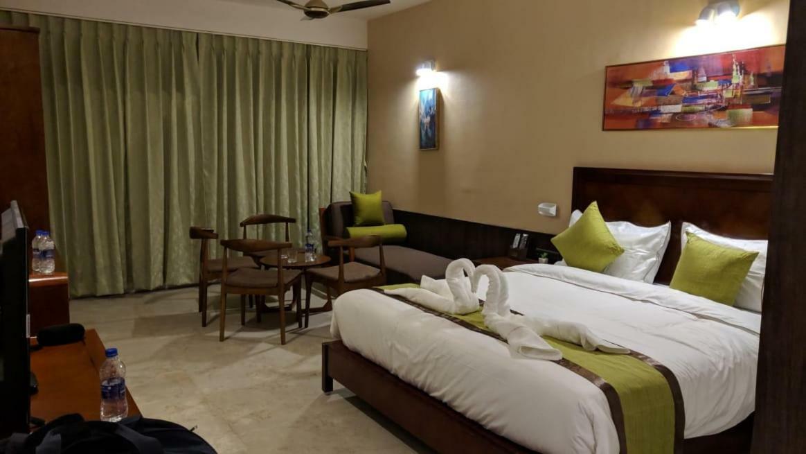 Hotel Sonar Bangla Taki Hasnabad Exteriör bild